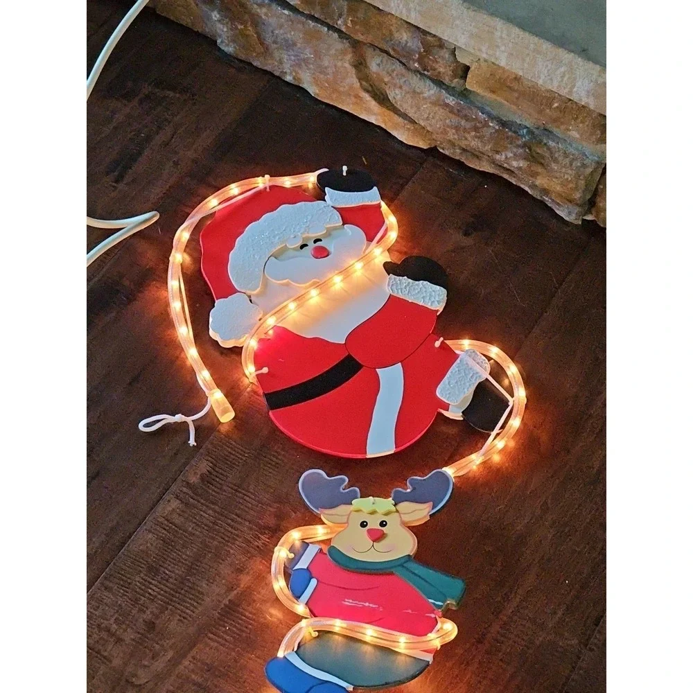 Avon Christmas Decor 2004 Santa & Reindeer Friends lighted rope Hang String